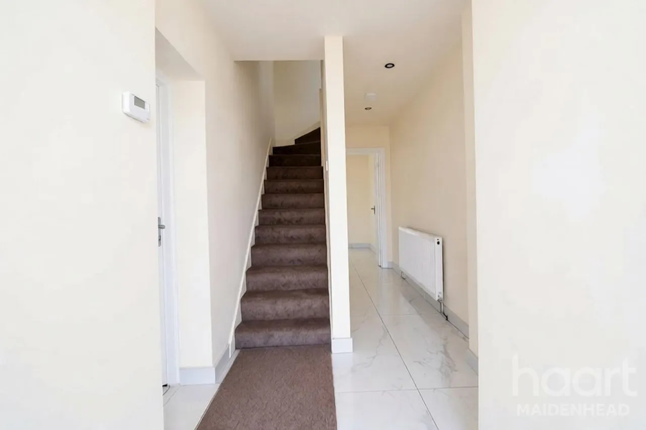 Mirador Crescent, Slough, SL2, photo 7