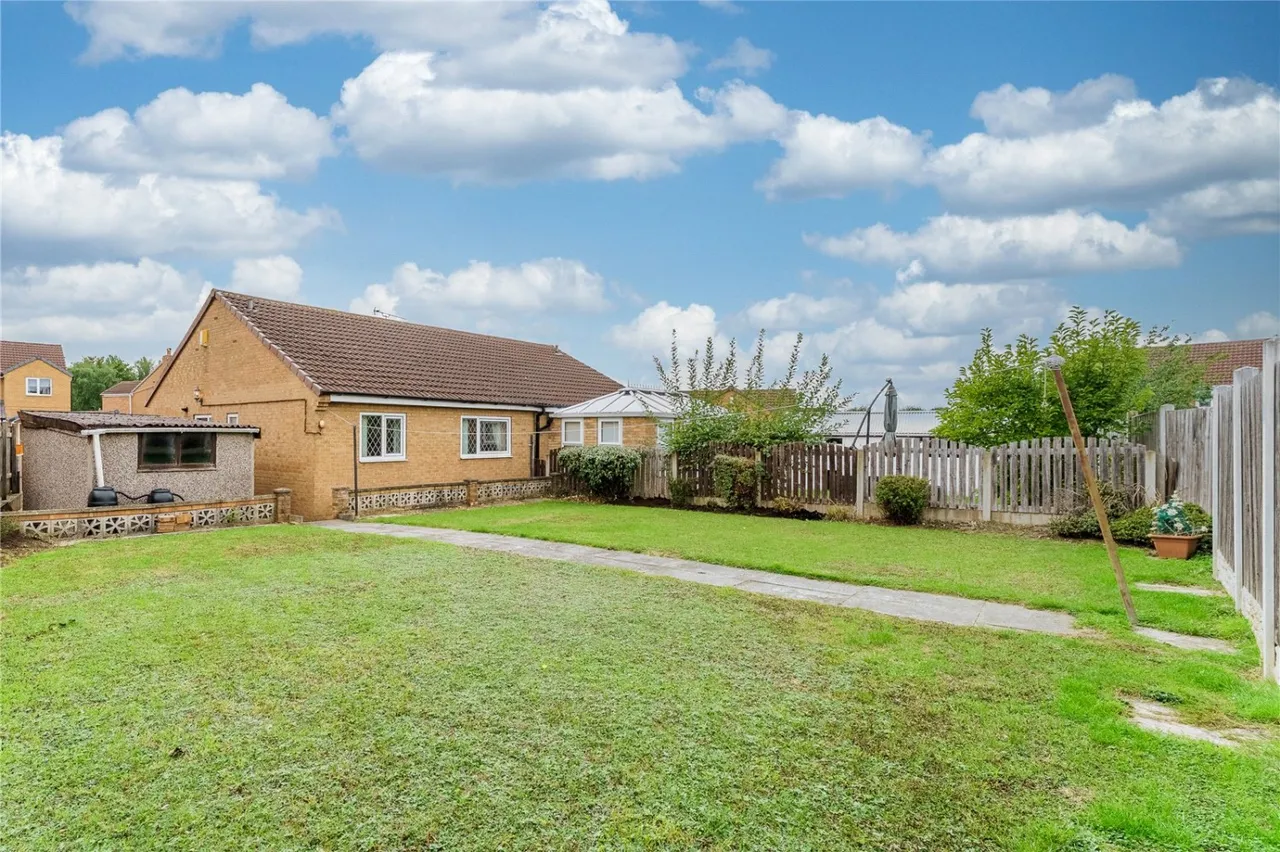Ings Walk, South Kirkby, WF9, photo 10