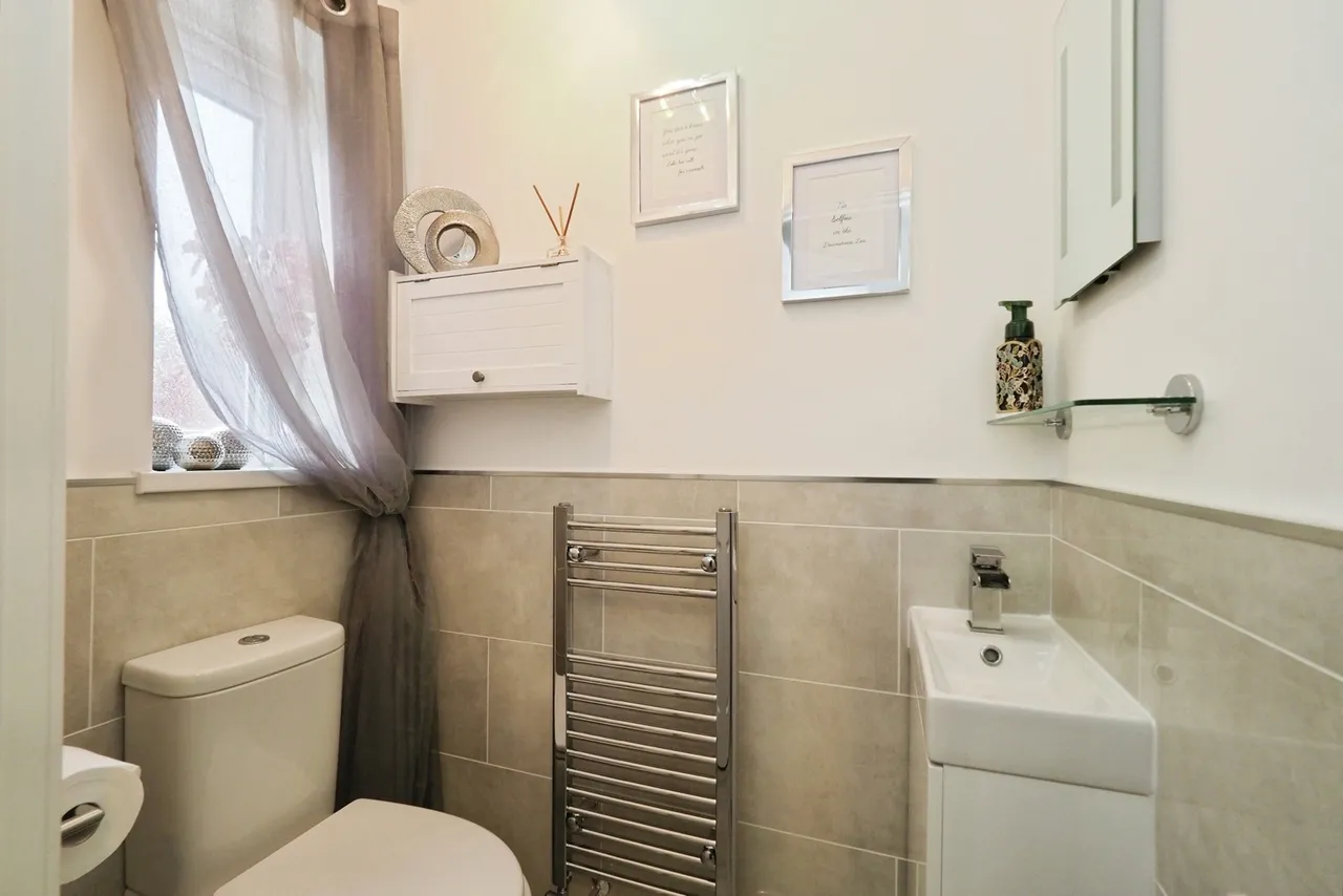Upton Drive, Burton-on-Trent, DE14, photo 13