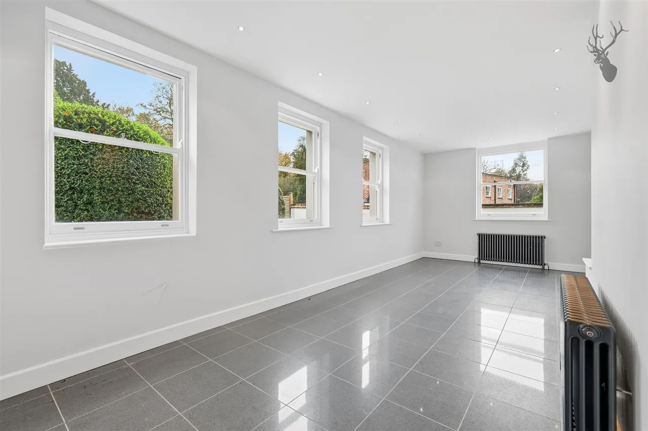 Manor Road, High Beech, IG10, photo 11