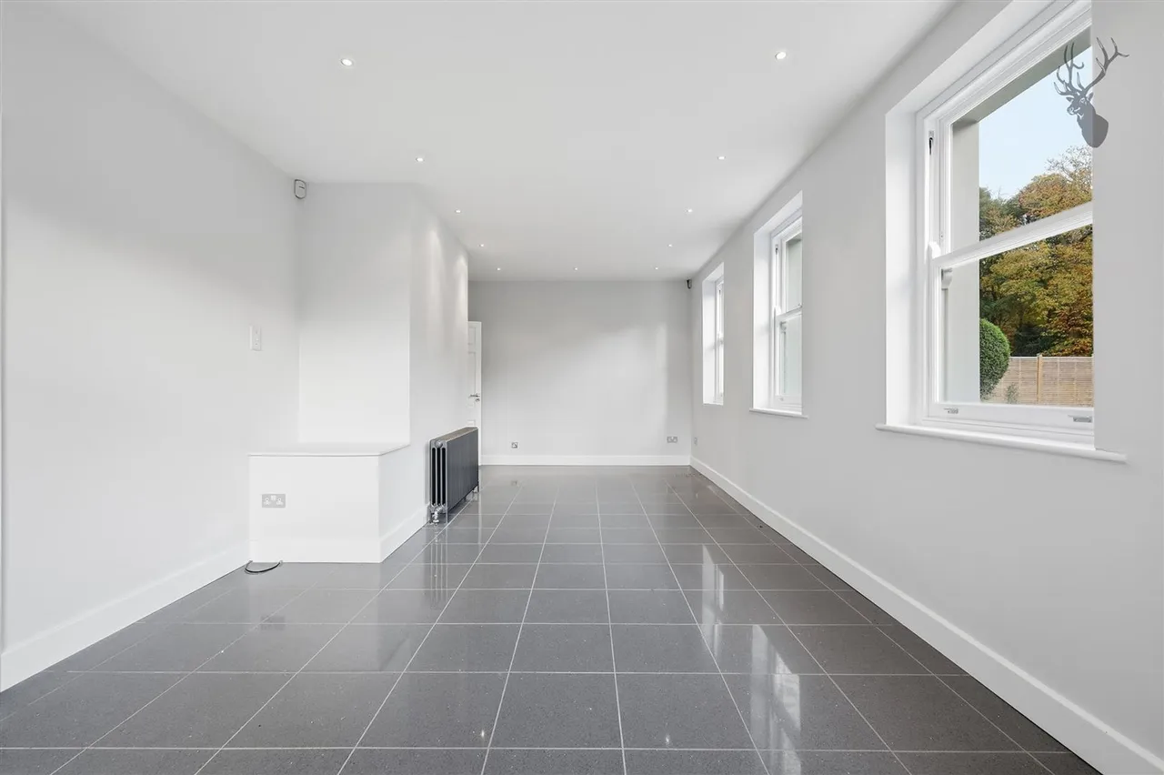 Manor Road, High Beech, IG10, photo 12