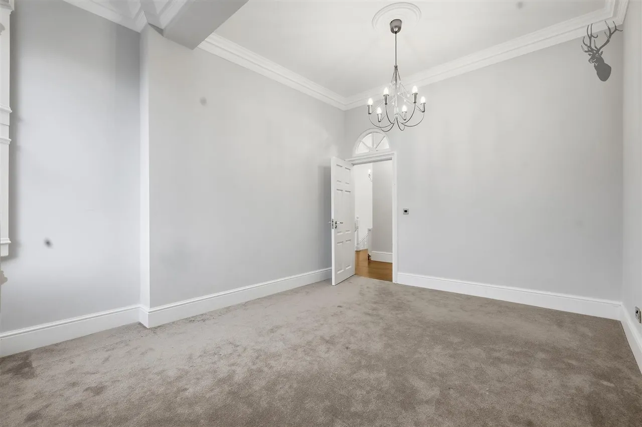 Manor Road, High Beech, IG10, photo 23