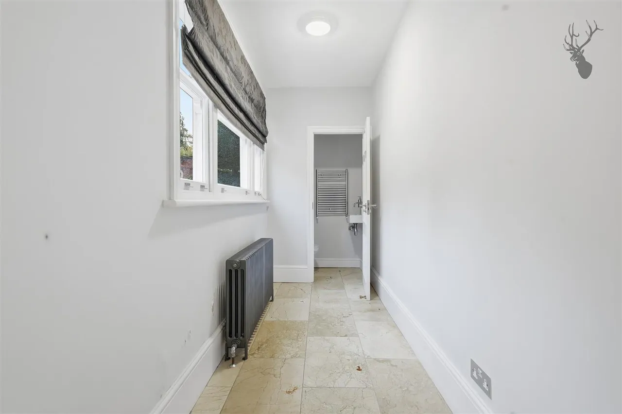 Manor Road, High Beech, IG10, photo 21