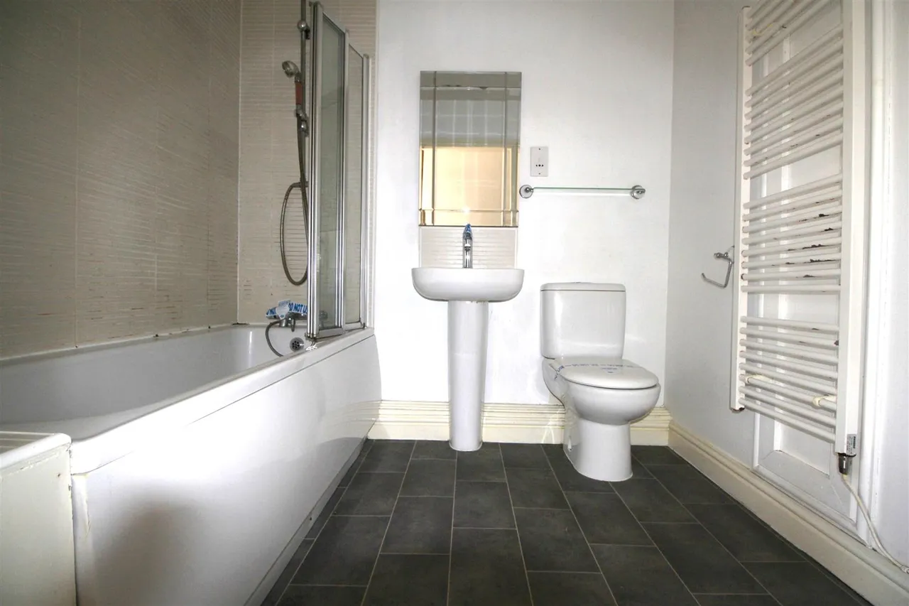Devonshire Place, Prestwich, Manchester, M25 3FF, photo 7