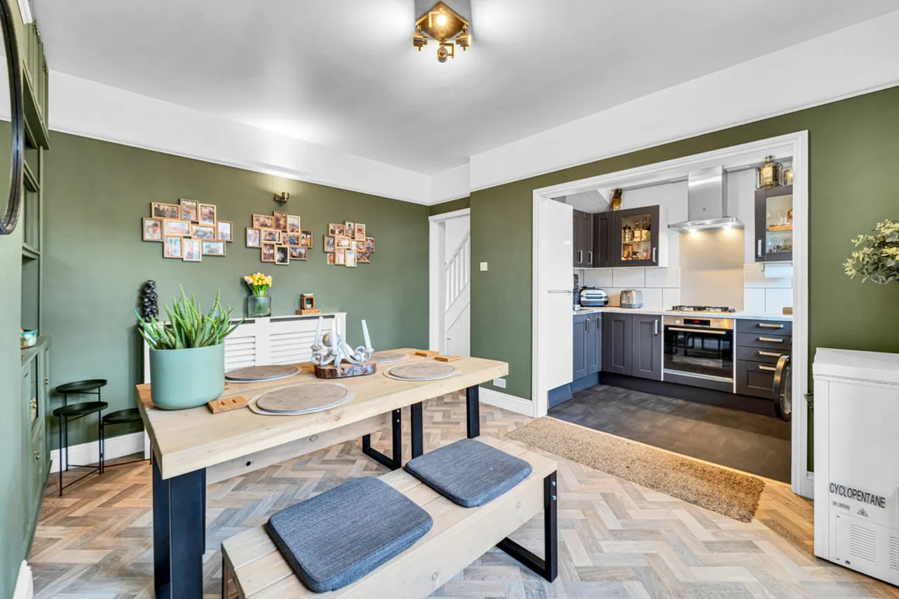 Helen Avenue, Feltham, TW14, photo 5