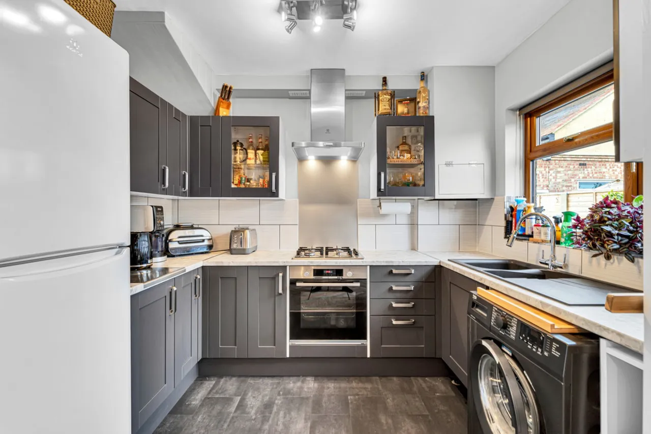 Helen Avenue, Feltham, TW14, photo 6