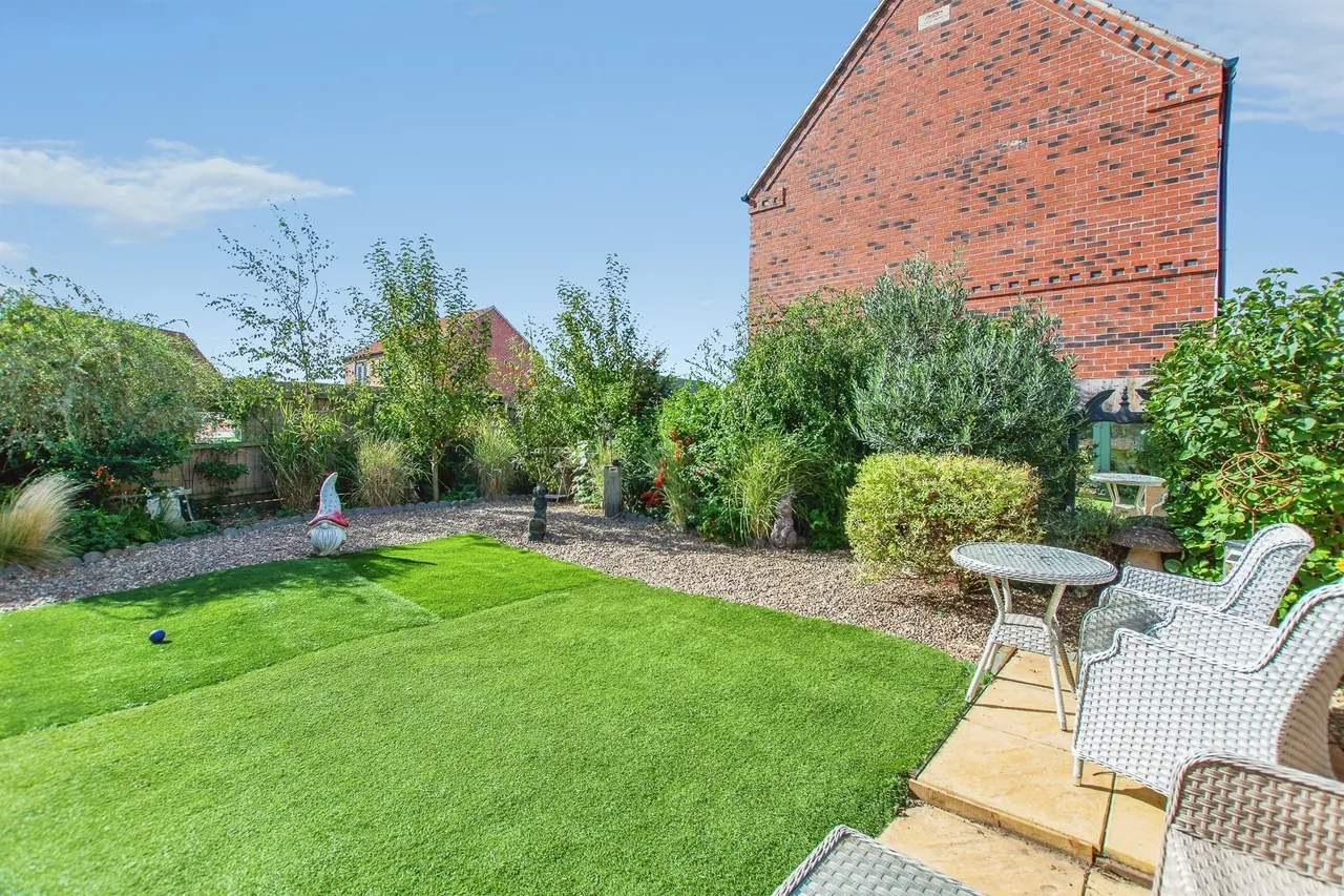 Clover Way, Swineshead, PE20, photo 16