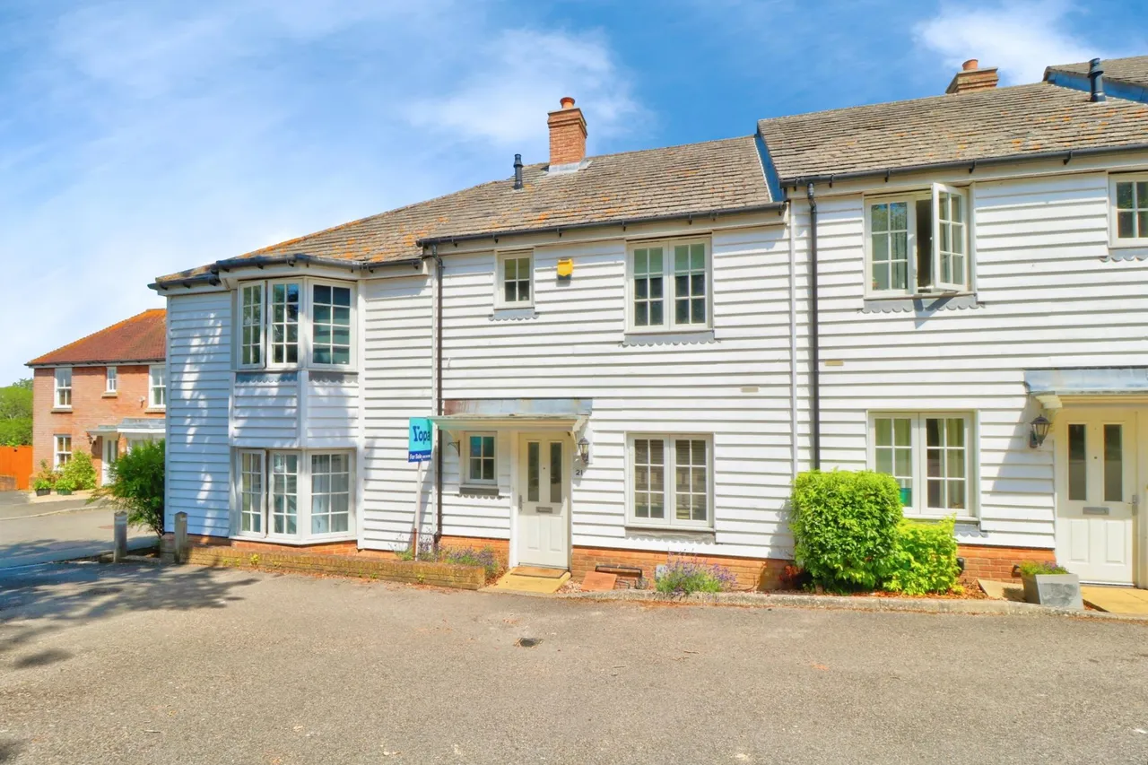 3 bed house for sale, St. Benets Way, Tenterden, TN30