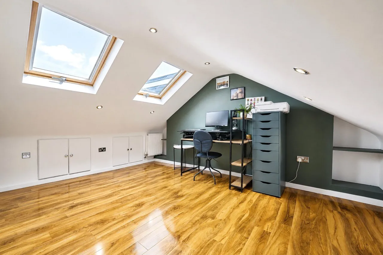 Tweedmouth Road, London, E13, photo 15