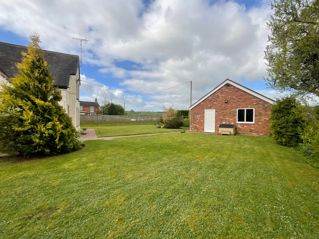 The Old Farmhouse London Road, Weston, ST18, photo 32