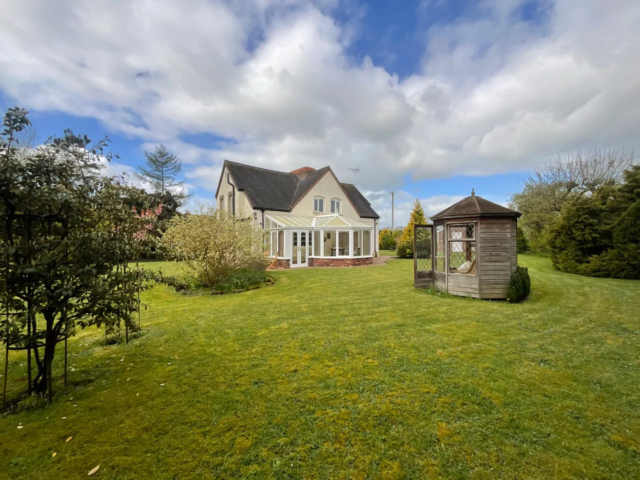 The Old Farmhouse London Road, Weston, ST18, photo 27