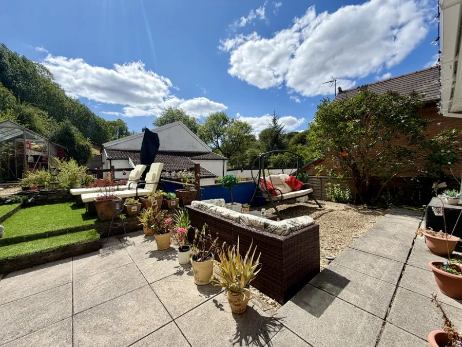 Y Gweirglodd, Tramroadside, CF46, photo 26
