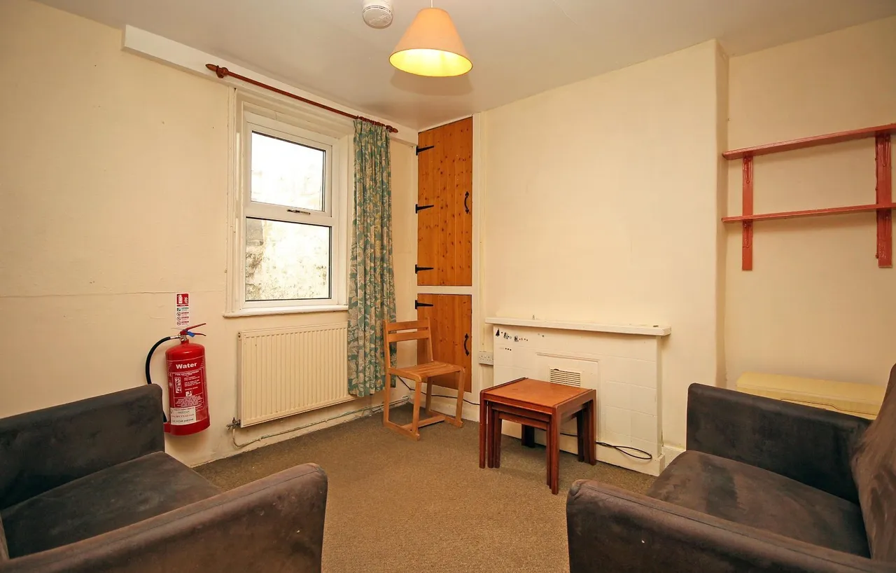 Albert Street, Bangor, LL57, photo 4