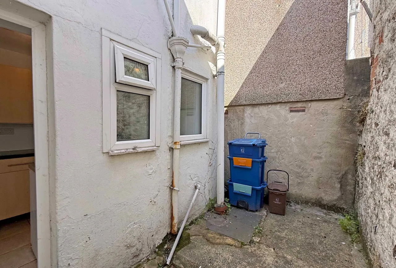 Albert Street, Bangor, LL57, photo 12