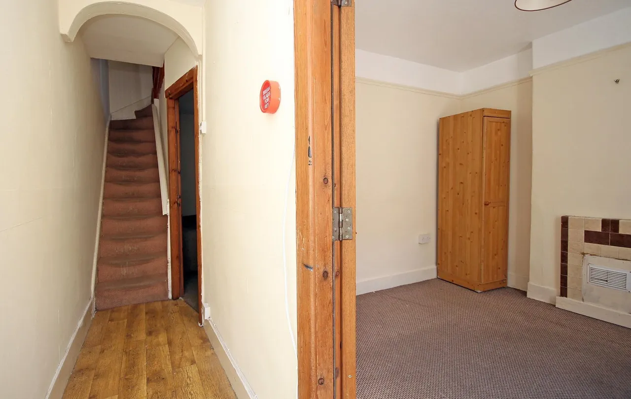 Albert Street, Bangor, LL57, photo 9