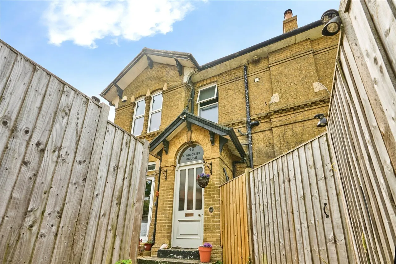 Station Avenue, Sandown, PO36, photo 16