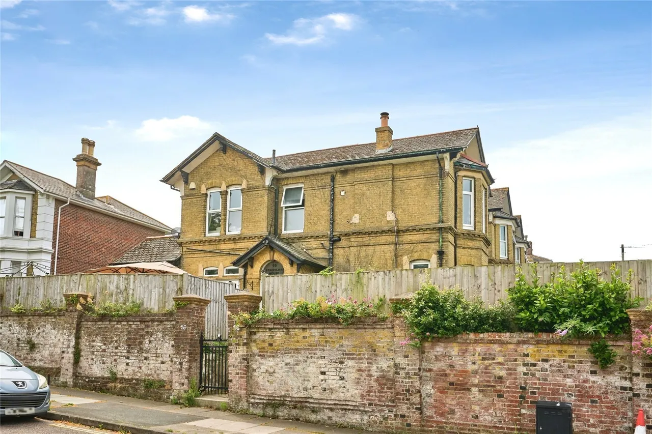 Station Avenue, Sandown, PO36, photo 17