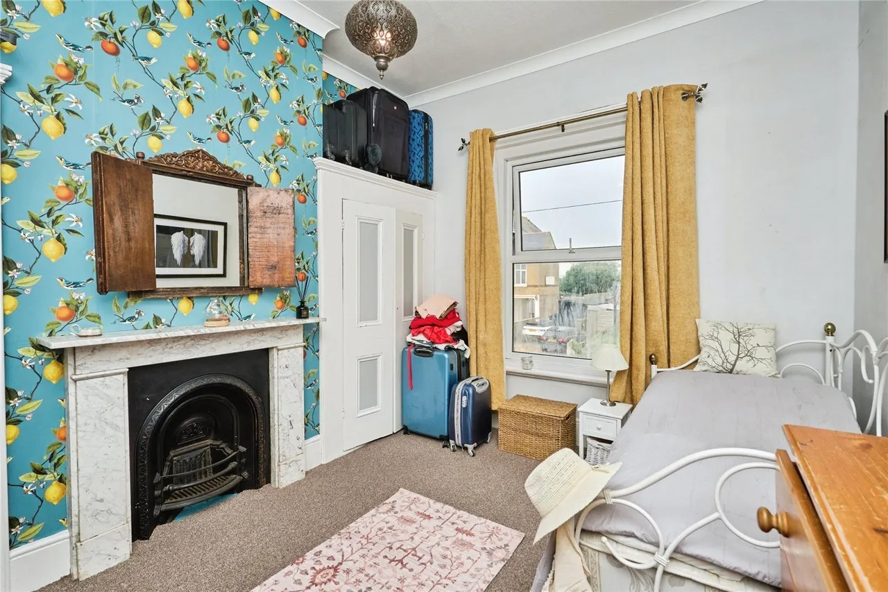 Station Avenue, Sandown, PO36, photo 8