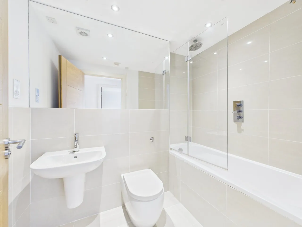 Church Road, Ashford, TW15, photo 8