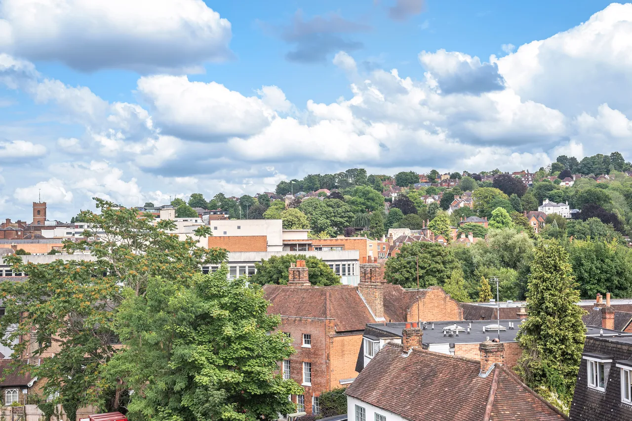 Portsmouth Road, Guildford, GU2, photo 9