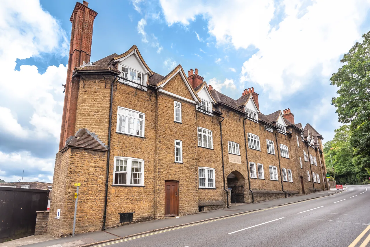 1 bed flat to rent, Portsmouth Road, Guildford, GU2