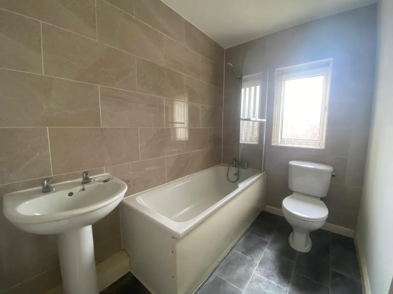 Fincham Road, L14, photo 9