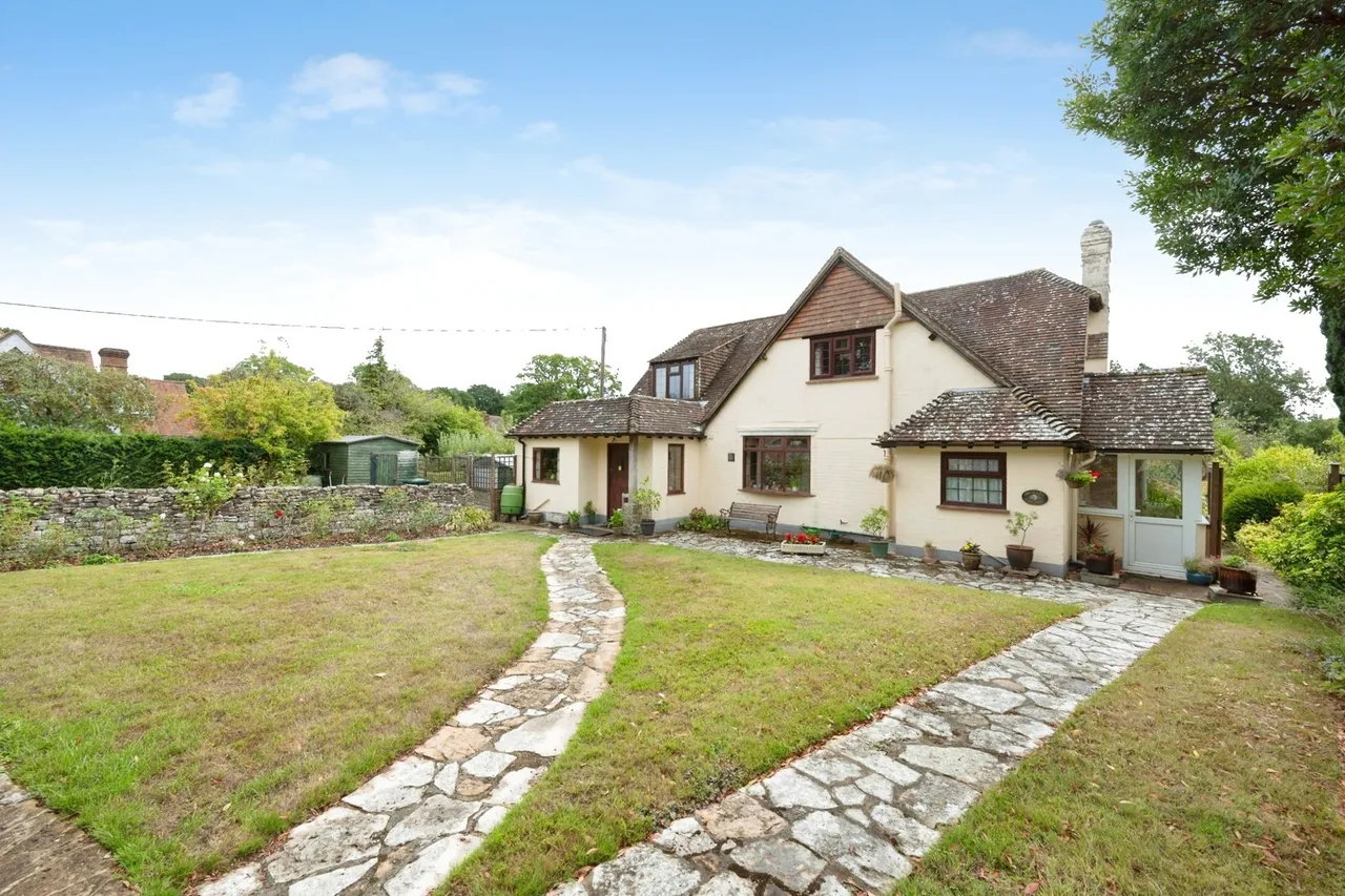 Hawksfold Lane East, Fernhurst, GU27, photo 13