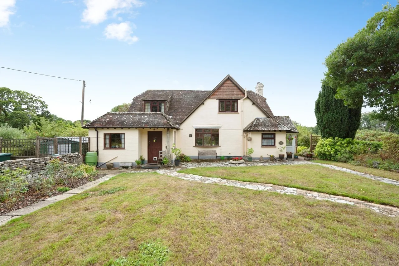 4 bed house for sale, Hawksfold Lane East, Fernhurst, GU27