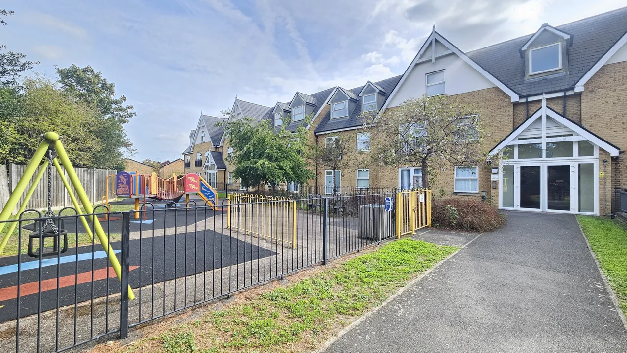 Tanners Close, Crayford, DA1, photo 13