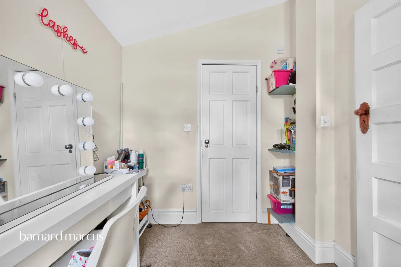 Highdown, Worcester Park, photo 9