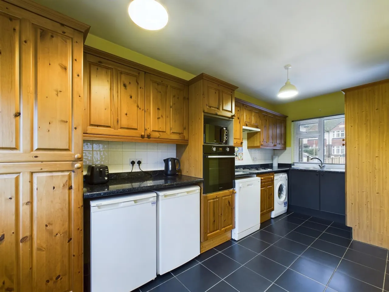 Bramblys Drive, Basingstoke, RG21, photo 6