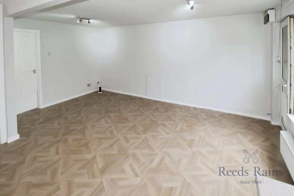 Sharp House Road, Leeds, West Yorkshire, LS10, photo 3