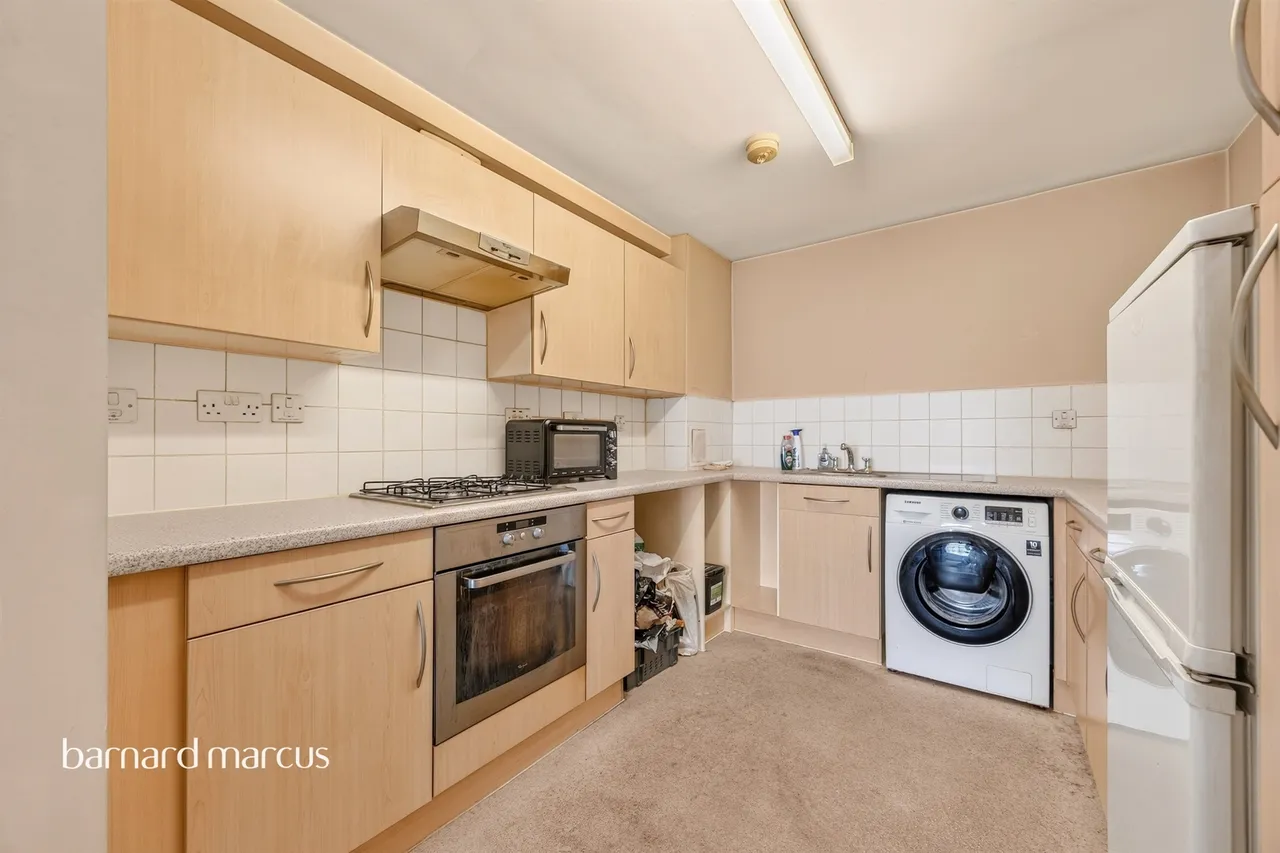 Hogarth Crescent, Croydon, photo 4