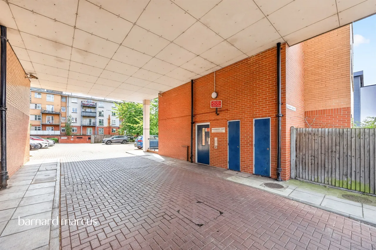 Hogarth Crescent, Croydon, photo 7