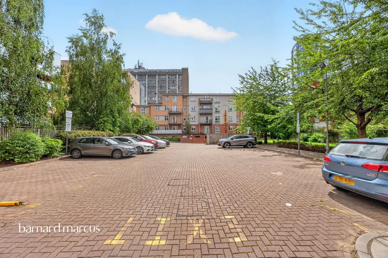 Hogarth Crescent, Croydon, photo 8