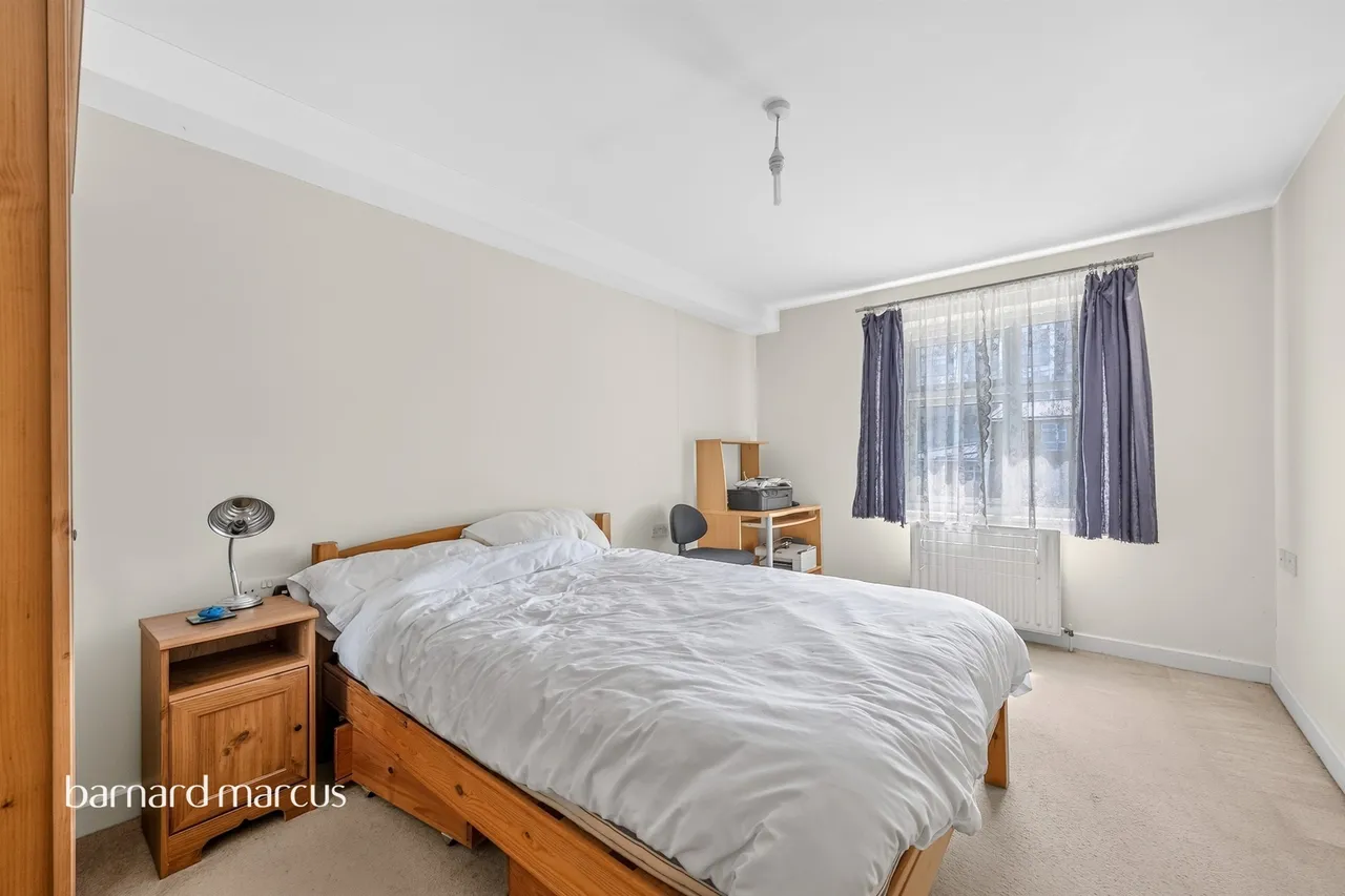 Hogarth Crescent, Croydon, photo 5
