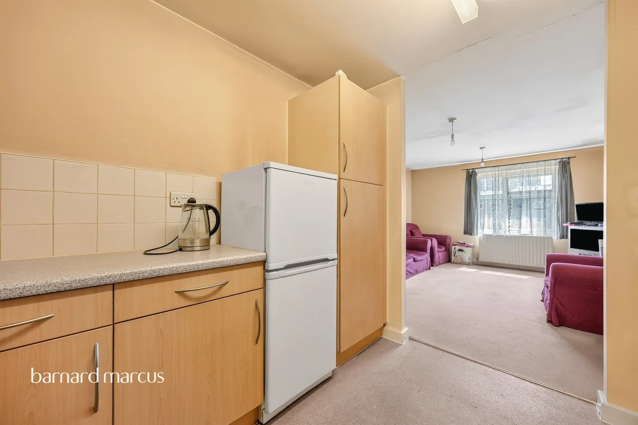 Hogarth Crescent, Croydon, photo 3