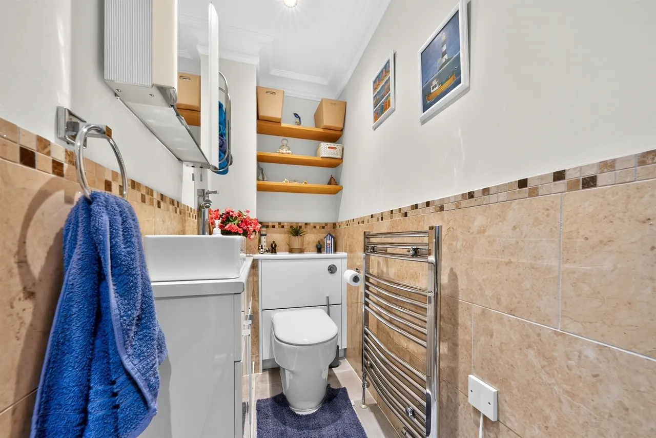Fullerton Close, Markyate, AL3, photo 14