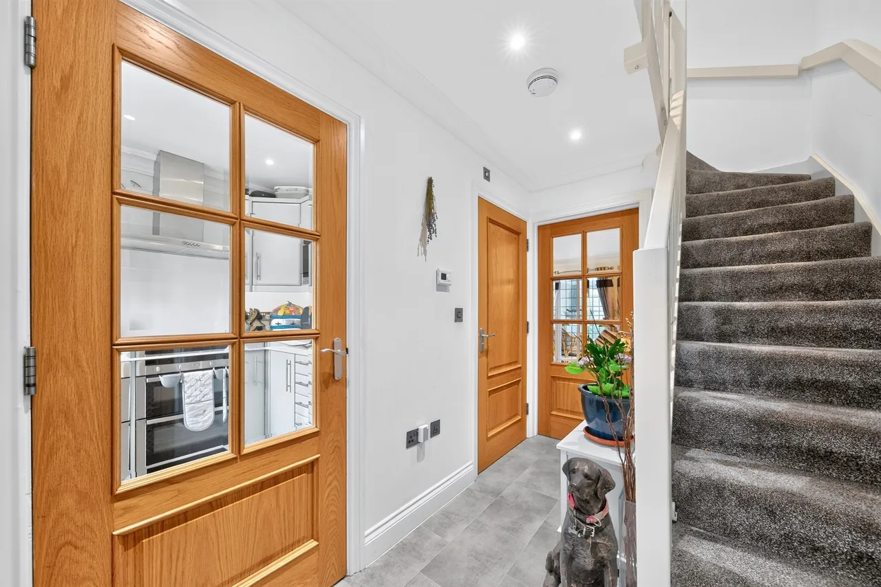 Fullerton Close, Markyate, AL3, photo 16