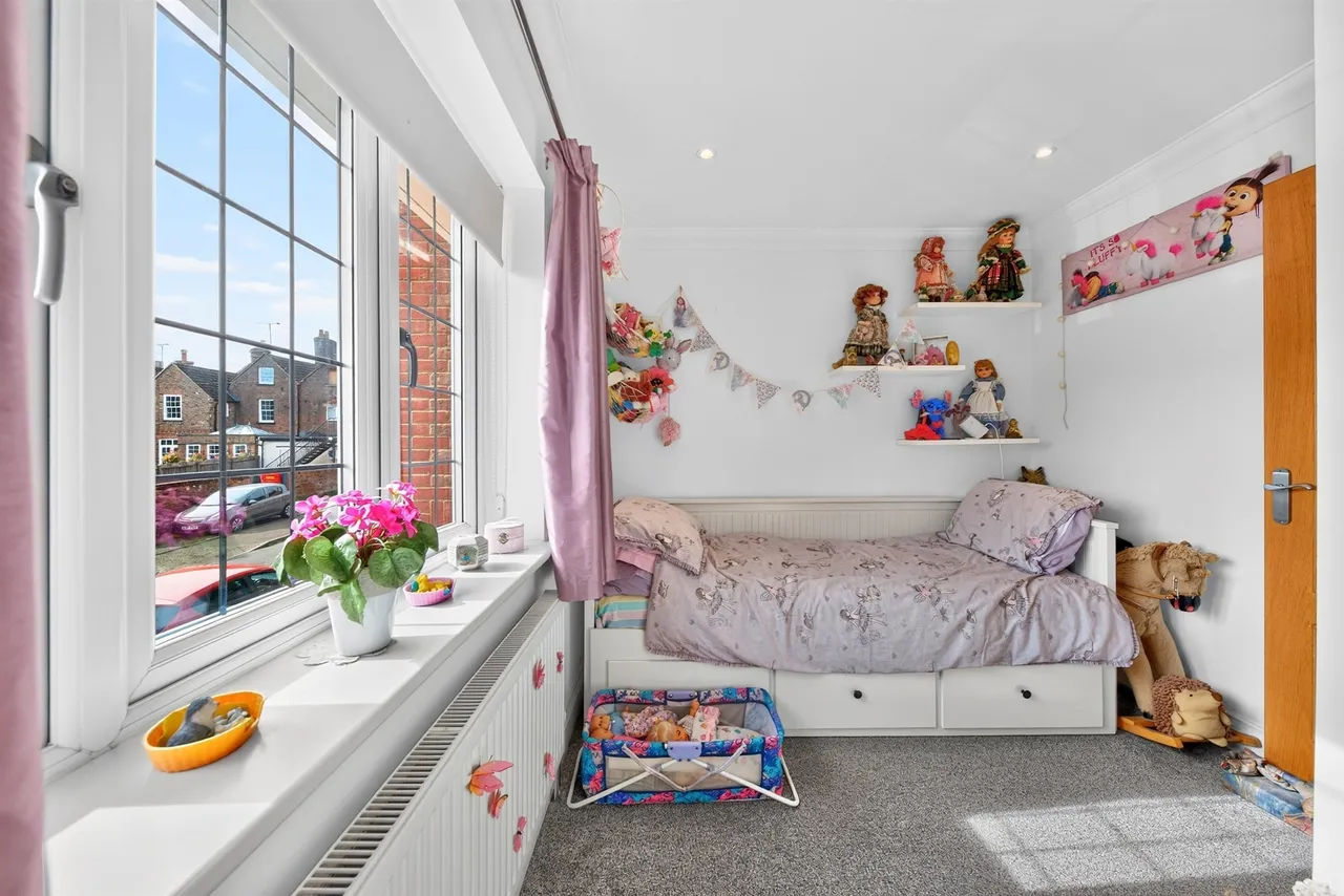 Fullerton Close, Markyate, AL3, photo 12