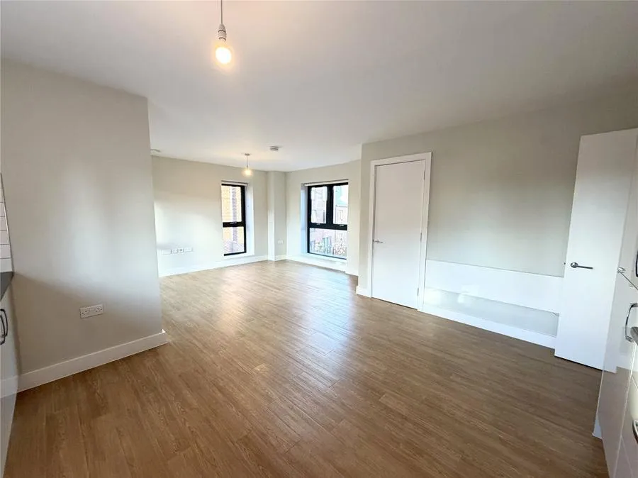 Highfield Avenue, Newbury, RG14, photo 3