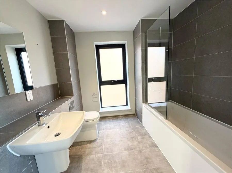 Highfield Avenue, Newbury, RG14, photo 5