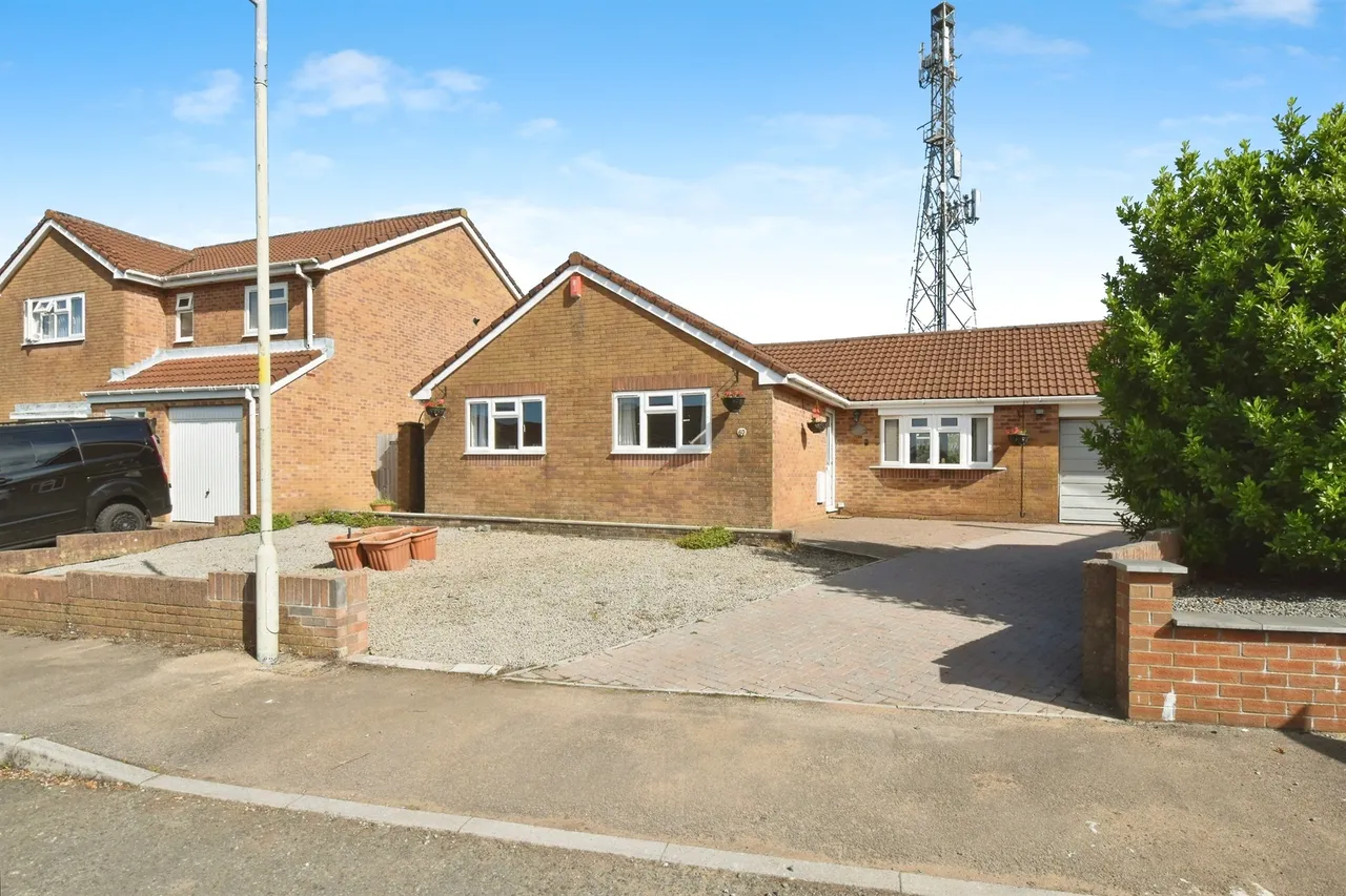 The Oaks TREHARRIS, CF46, photo 5
