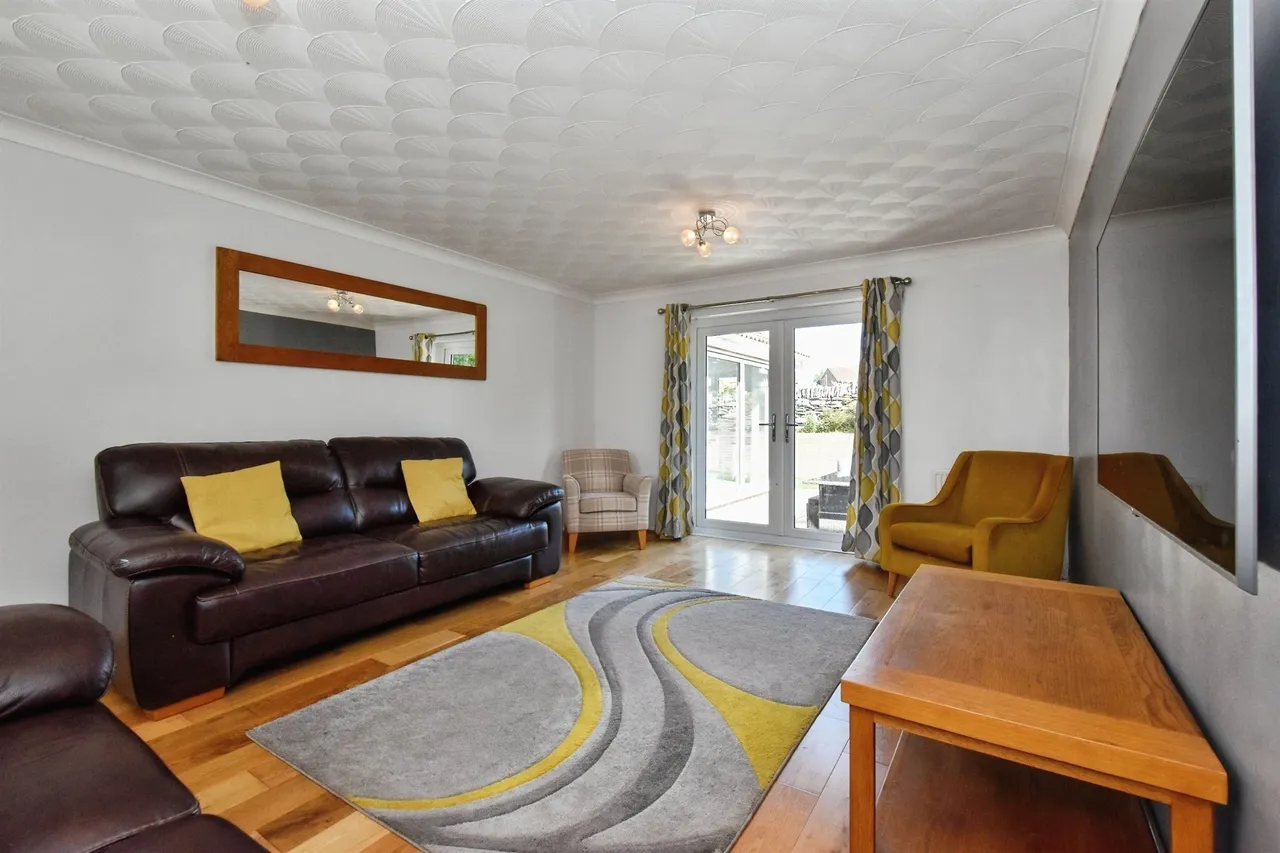 The Oaks TREHARRIS, CF46, photo 12