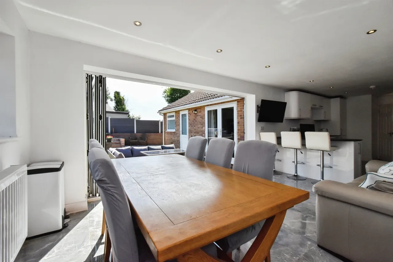 The Oaks TREHARRIS, CF46, photo 18