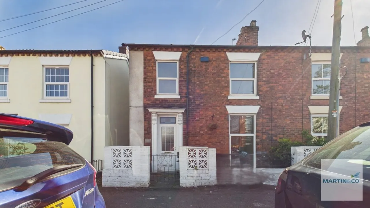 3 bed house for sale — Albert Road, Tamworth