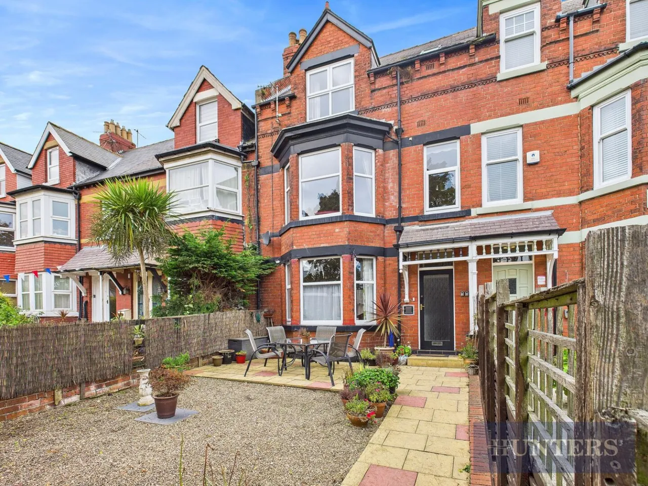 6 bed house for sale, Columbus Ravine, Scarborough, YO12