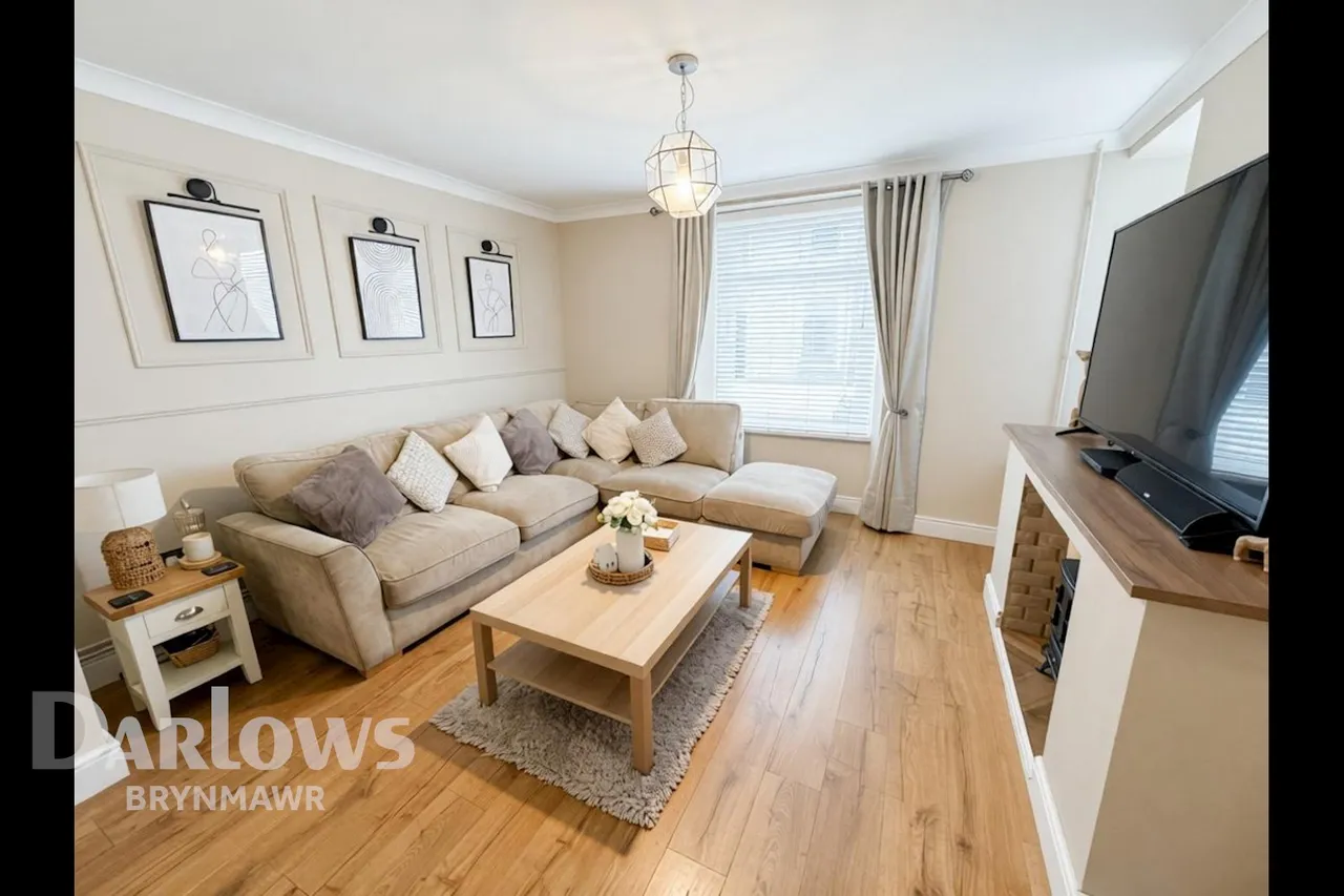 Alexandra Place, Tredegar, photo 3