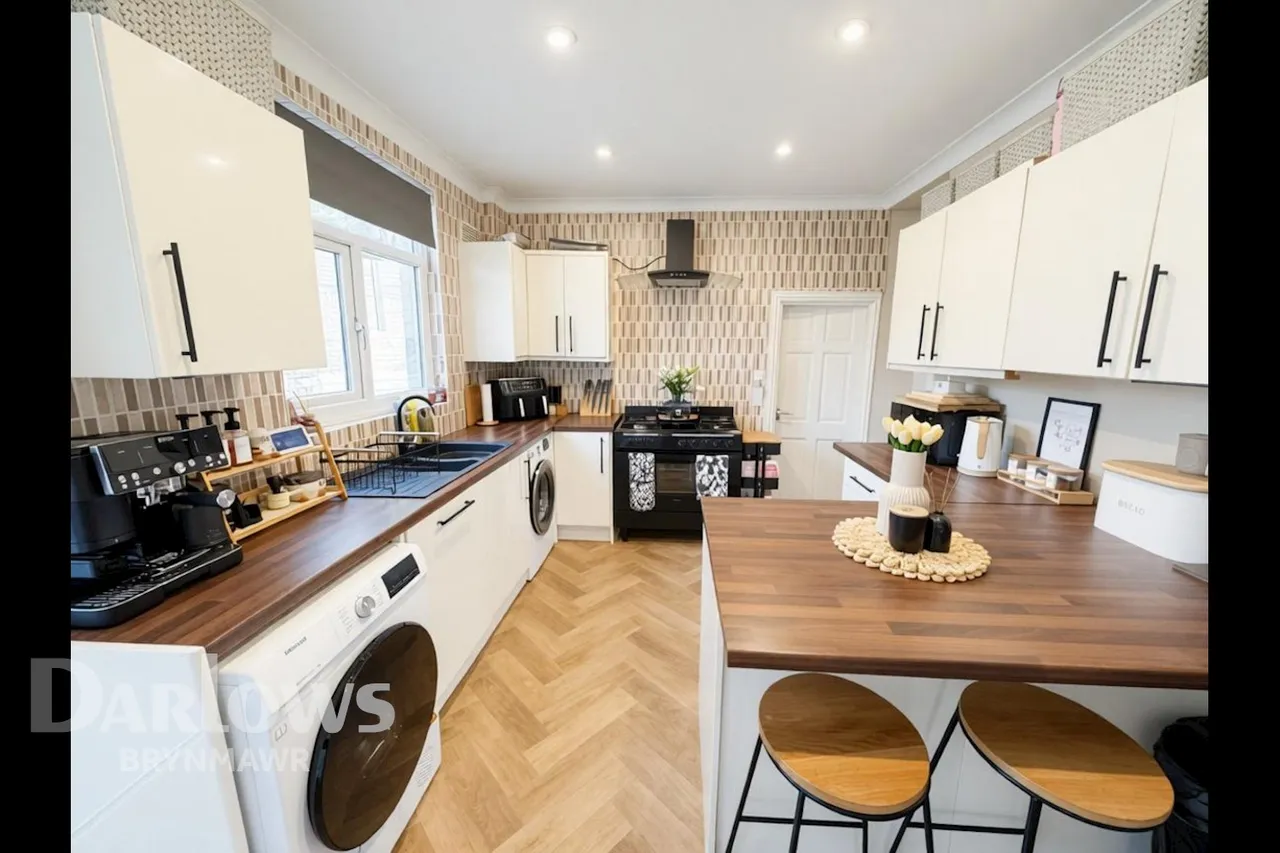 Alexandra Place, Tredegar, photo 10