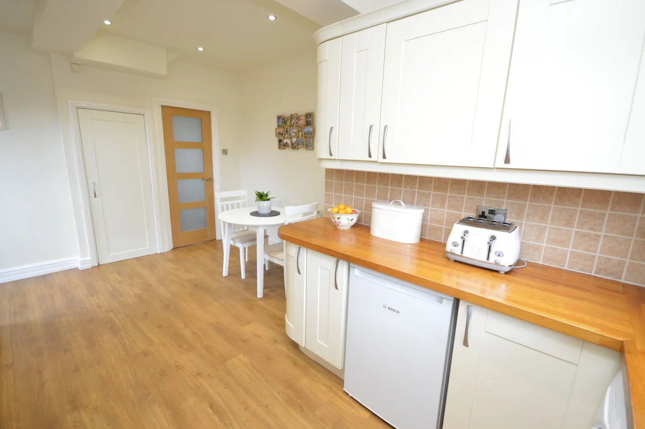 Bowerfold Lane, Stockport, photo 16
